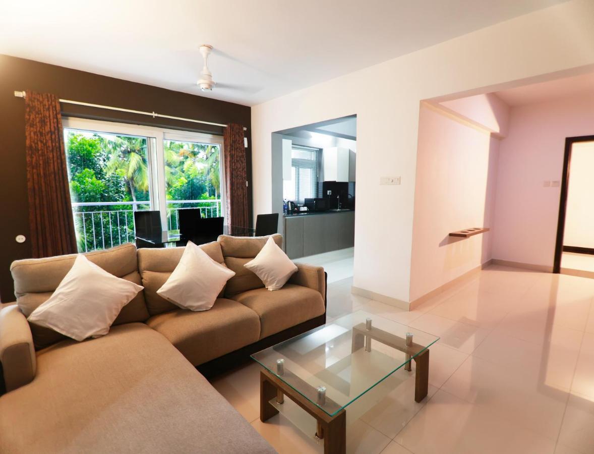 Transit Suites By Grandwest Nedumbassery Bagian luar foto